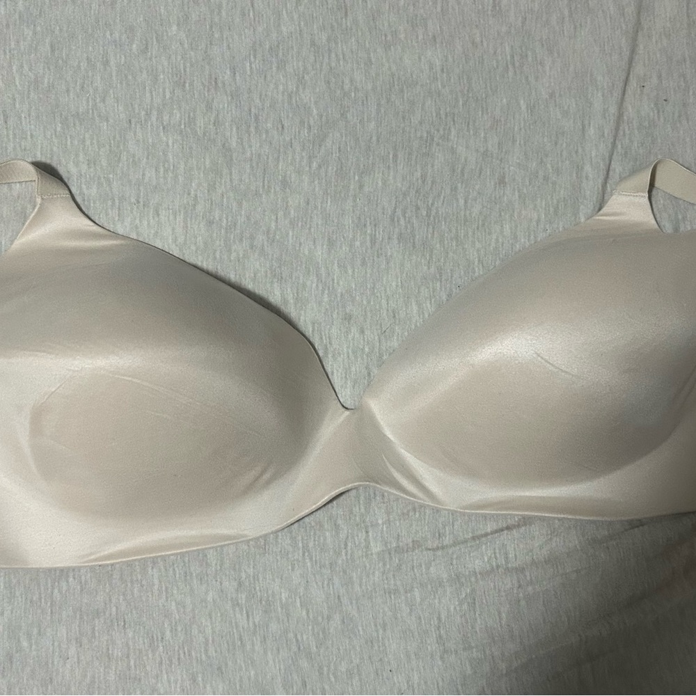 Victoria's Secret wireless Demi 38DDD